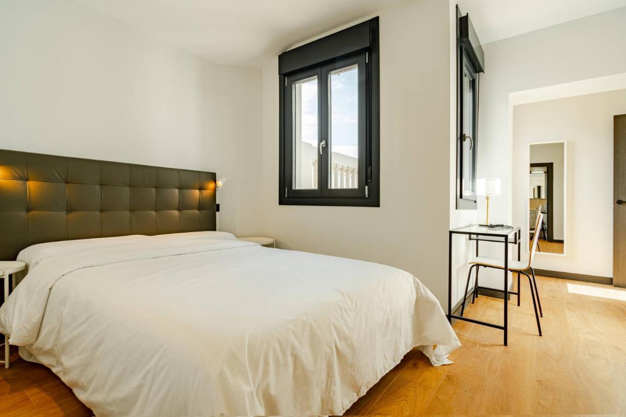 Apartamento Edificio Fénix, Constitución 1 *