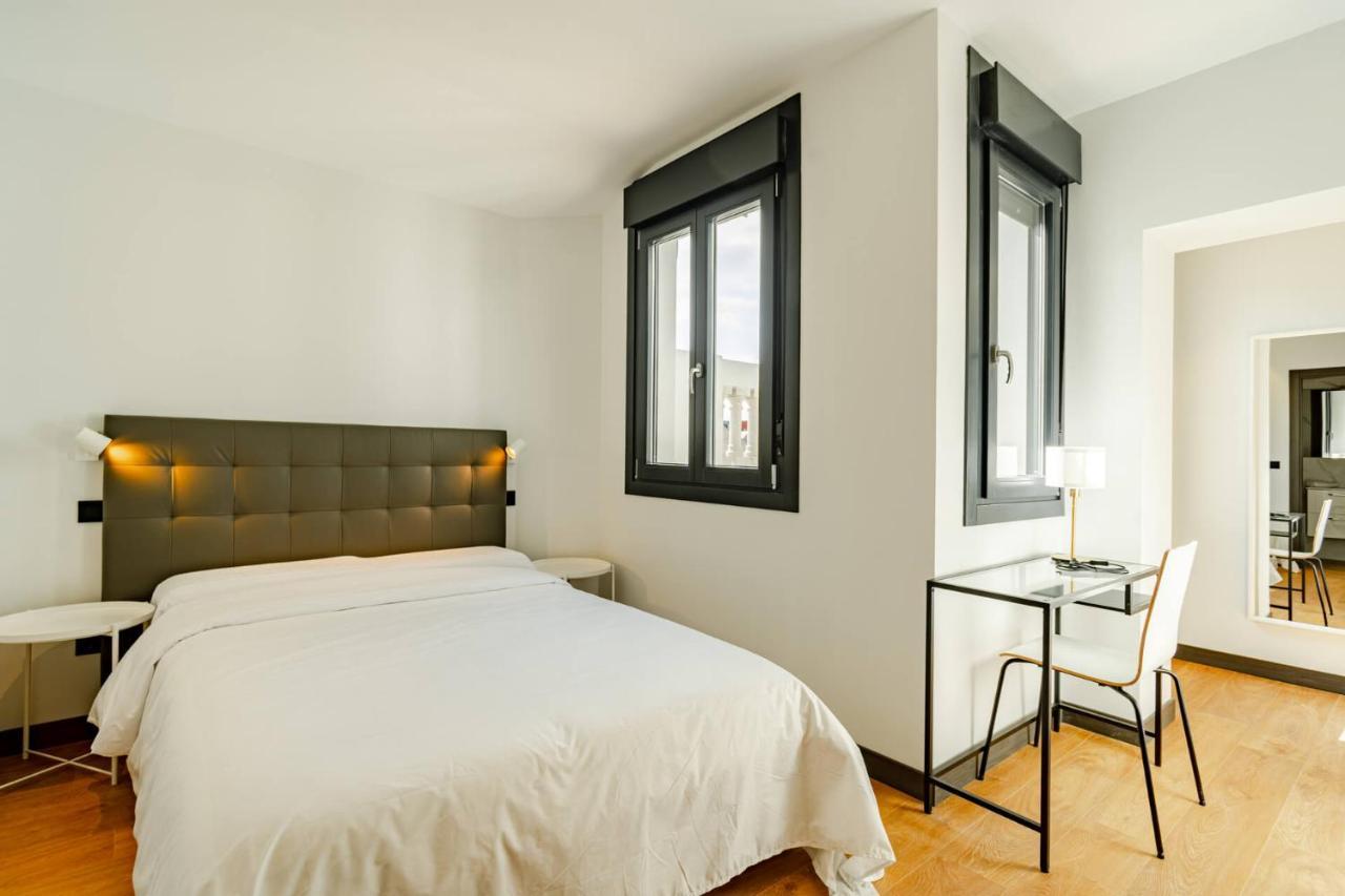 Apartamento Edificio Fénix, Constitución 1 *