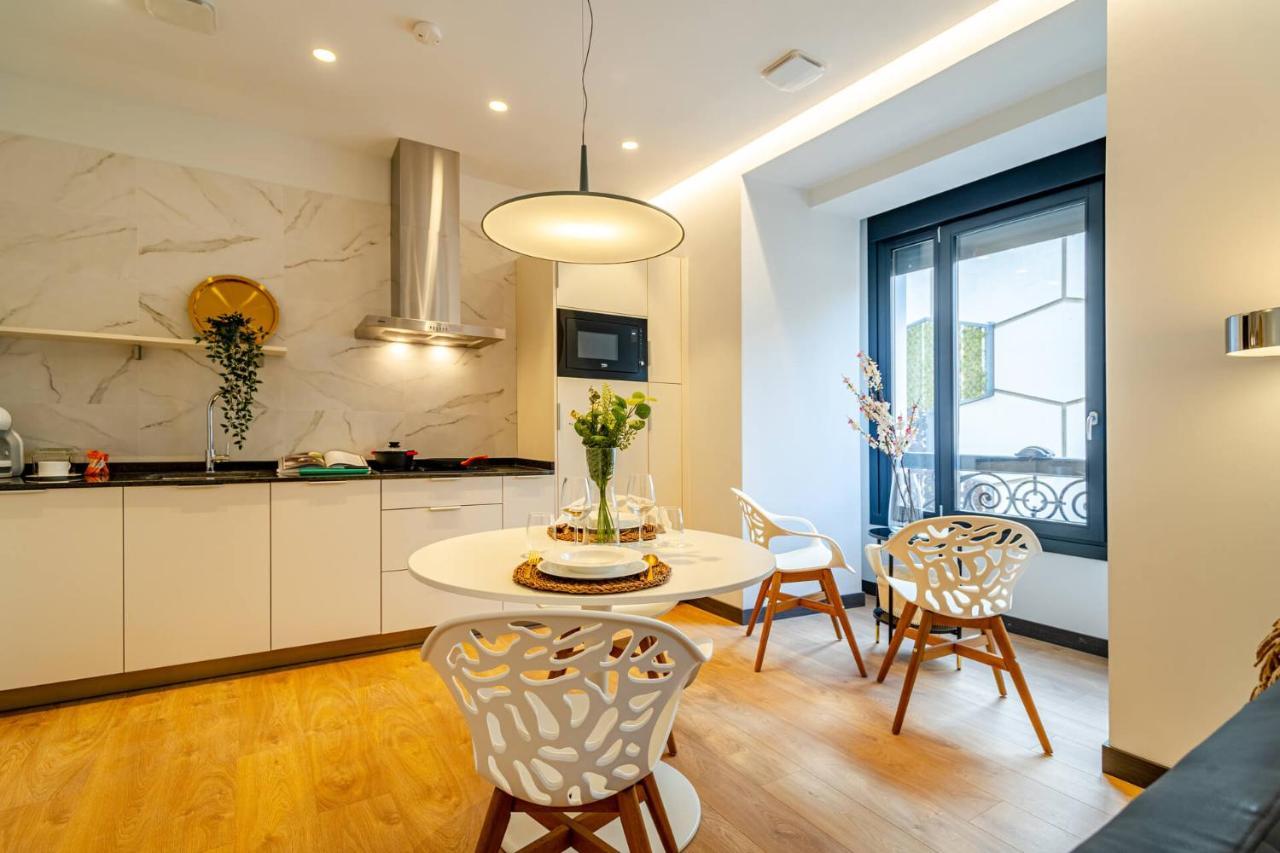 Apartamento Edificio Fénix, Constitución 1