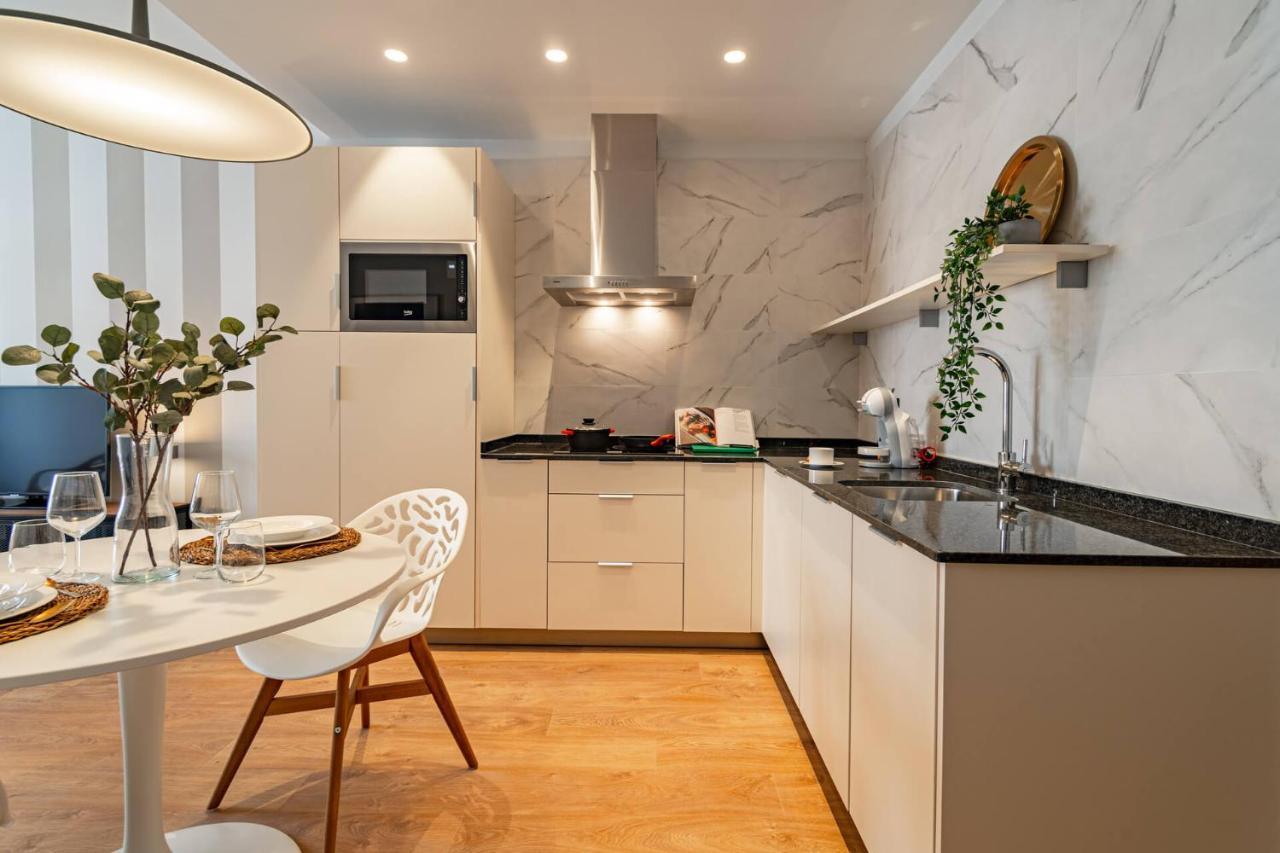 Apartamento Edificio Fénix, Constitución 1