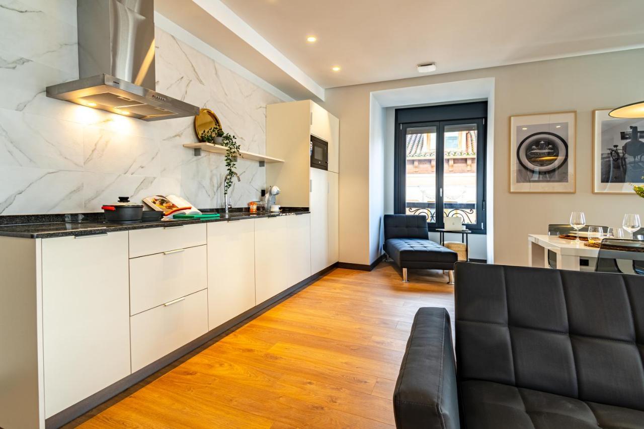 Apartamento Edificio Fénix, Constitución 1 *