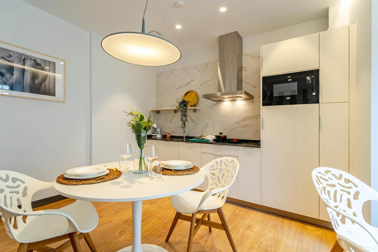 Apartamento Edificio Fénix, Constitución 1 *