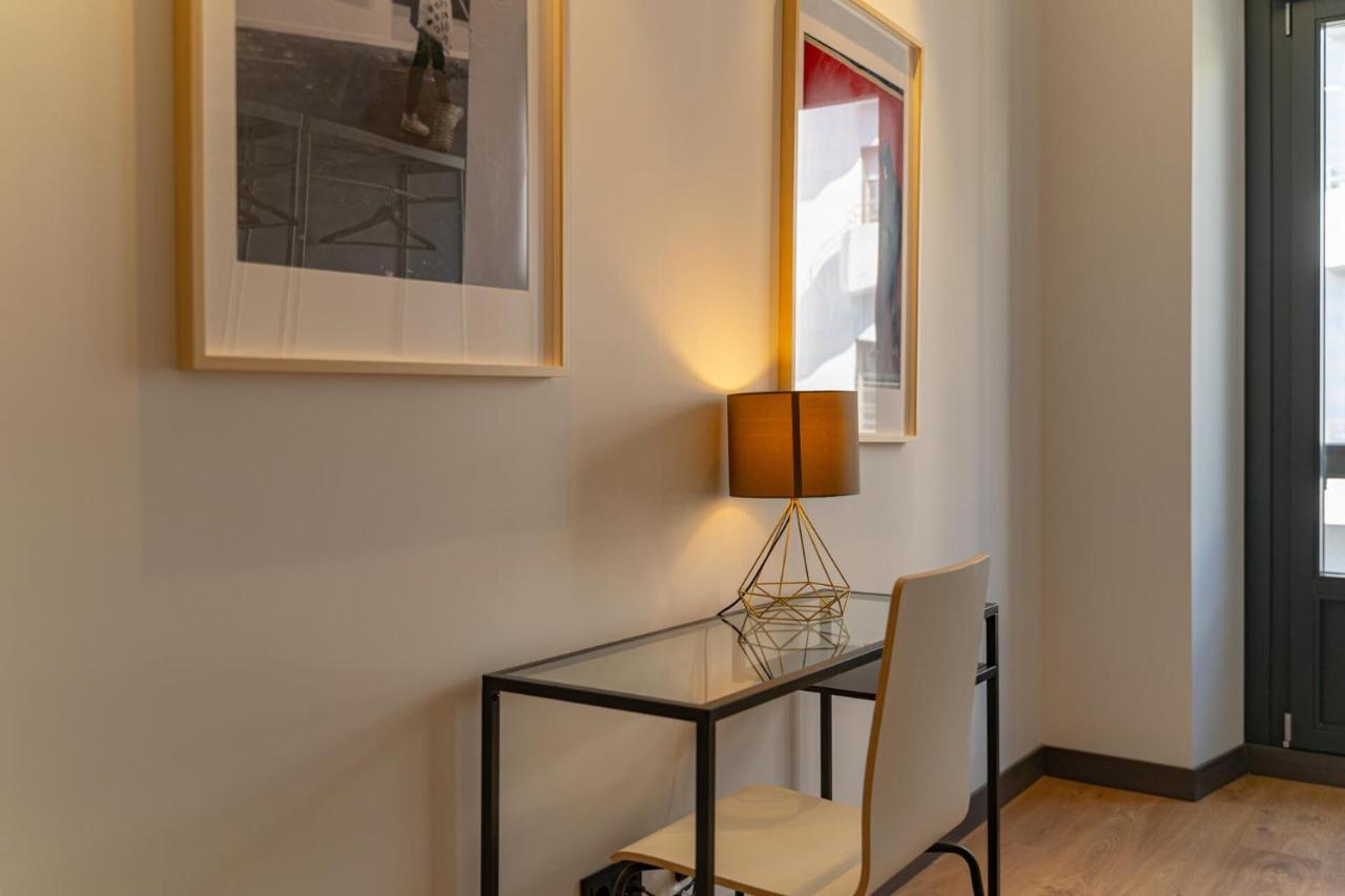 Apartamento Edificio Fénix, Constitución 1 *