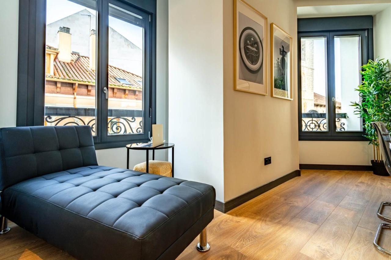 Apartamento Edificio Fénix, Constitución 1 *